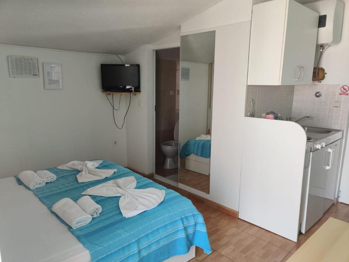 Apartments Mirjana Makarska Esterno foto